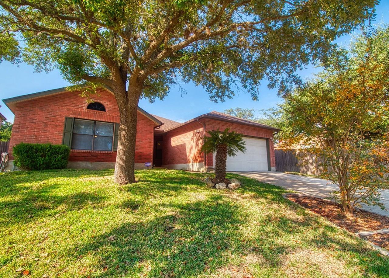 13911 Edge Point Dr - Photo 3 of 15