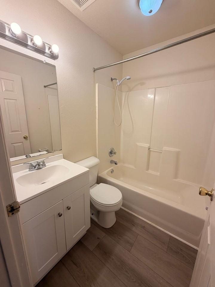 309 Clearwater Way - Photo 4 of 10