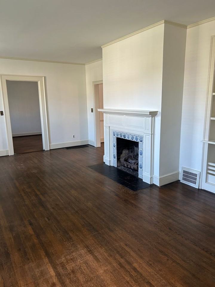 101 W Augusta Pl - Photo 3 of 22