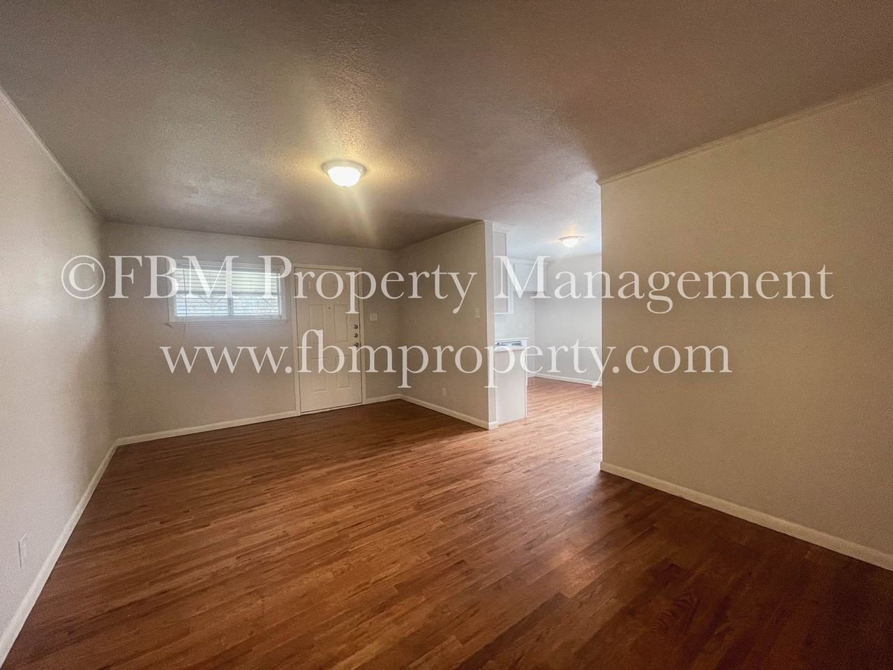 214 Pensacola Ave - Photo 4 of 16