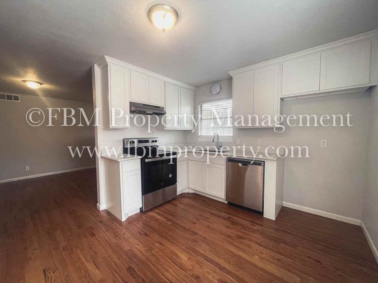 214 Pensacola Ave - Photo 5 of 16