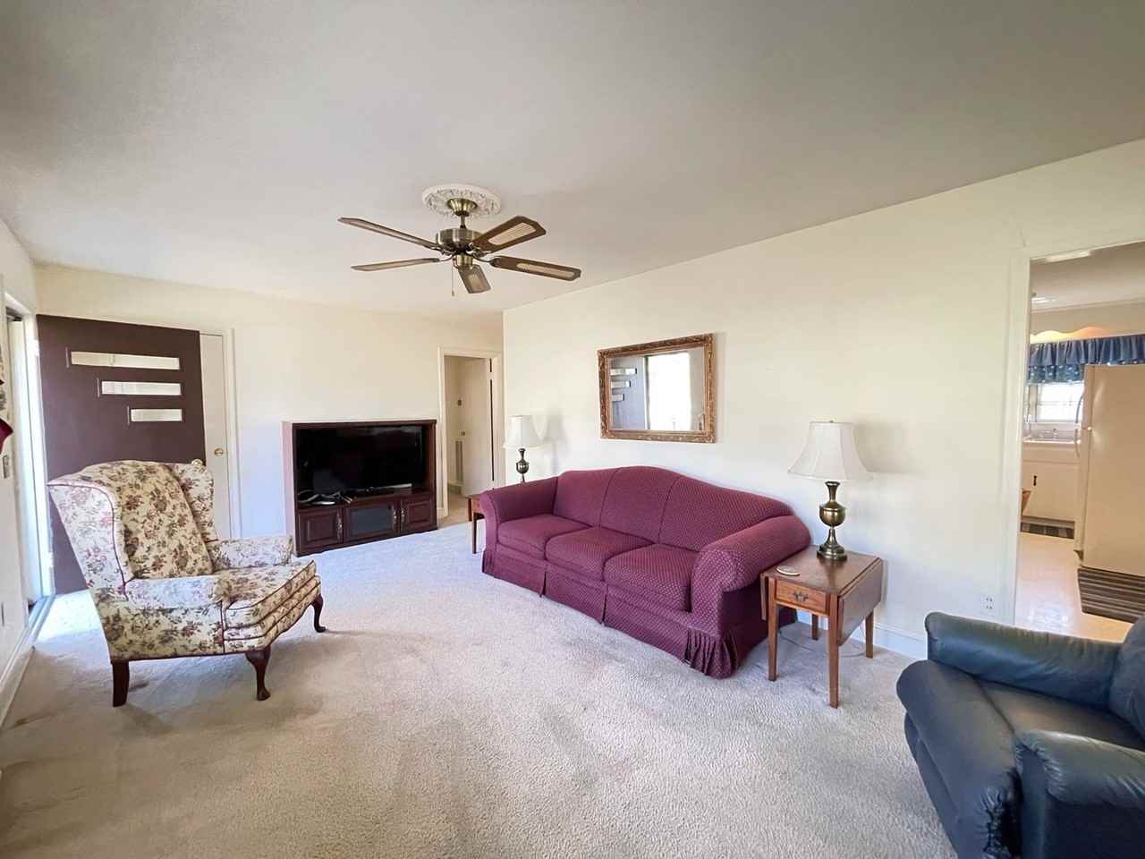 200 N Thomas St - Photo 2 of 18