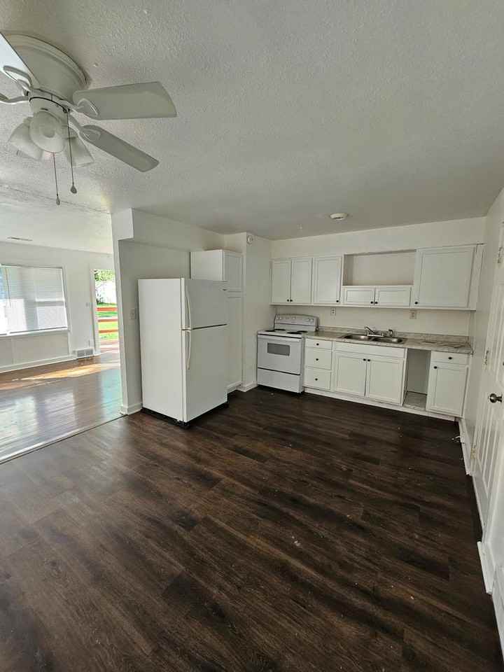 11410 Palmer Ave - Photo 7 of 23