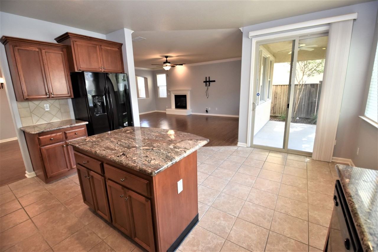 3303 Southerland Rd - Photo 6 of 47