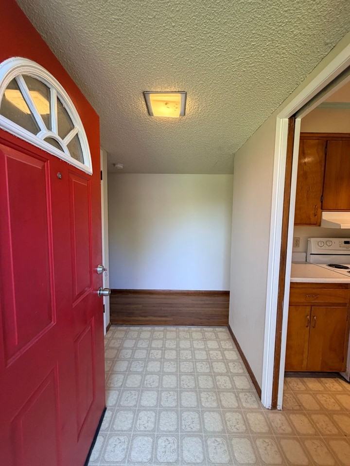 4881 Goodwater Ave - Photo 3 of 29