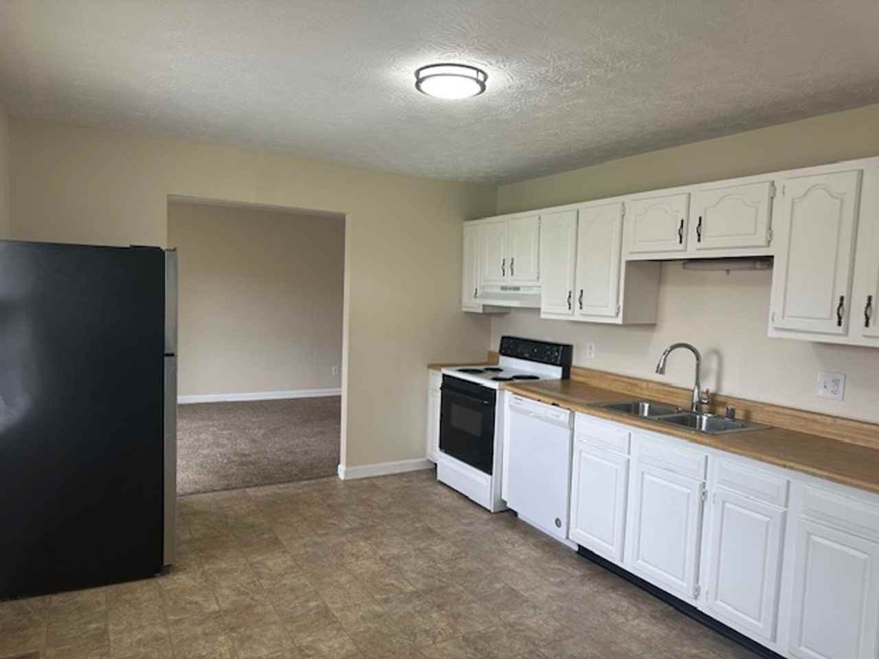 1011 Pine Bloom Dr - Photo 2 of 12