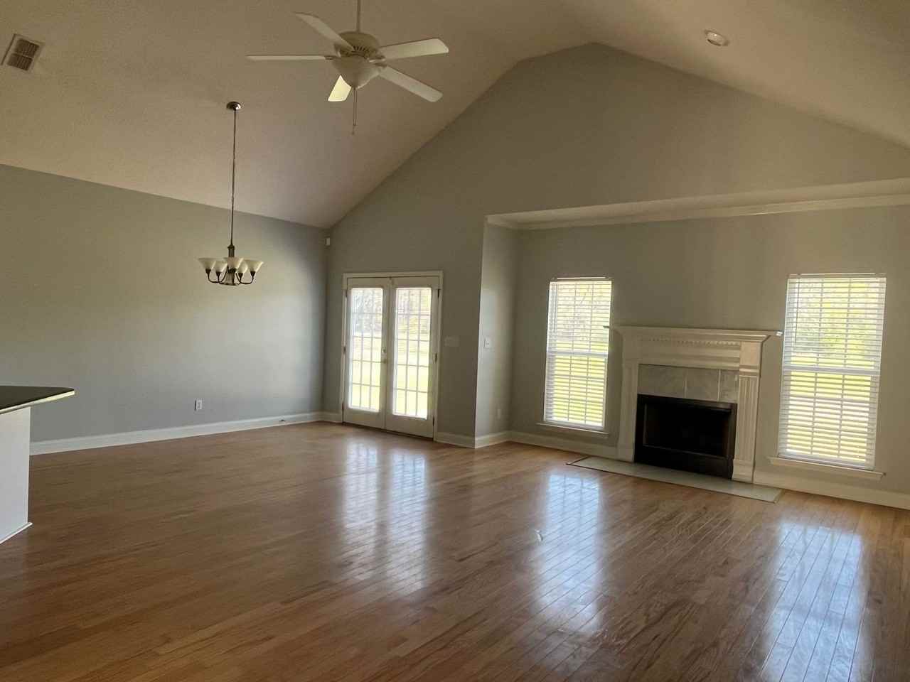 104 Meadow Grove Ct - Photo 4 of 9