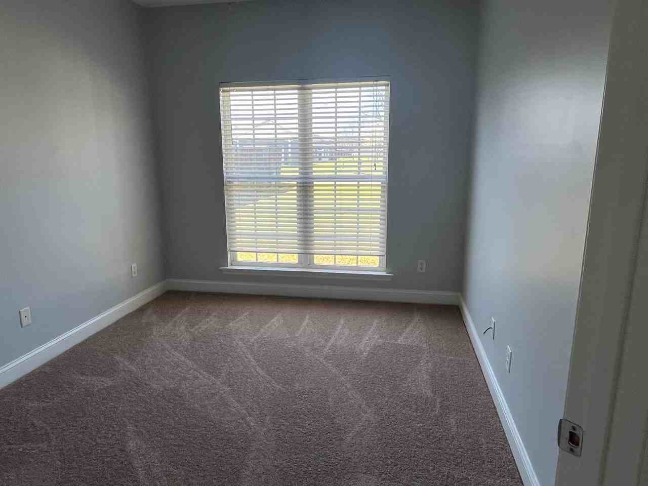 104 Meadow Grove Ct - Photo 6 of 9