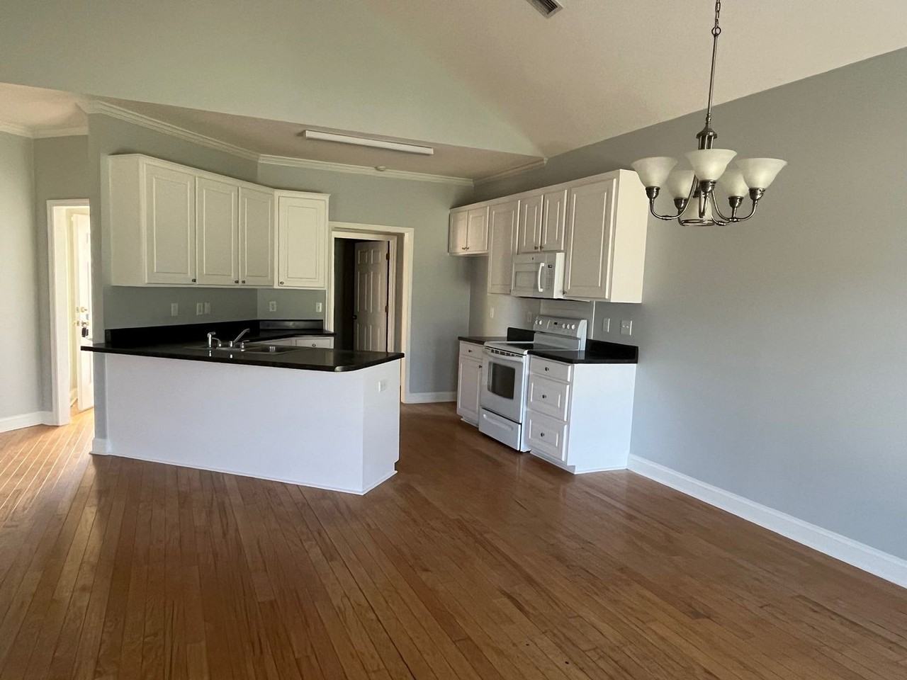 104 Meadow Grove Ct - Photo 7 of 9