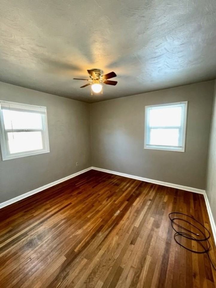 147 Nw 9th St - Photo 3 of 19