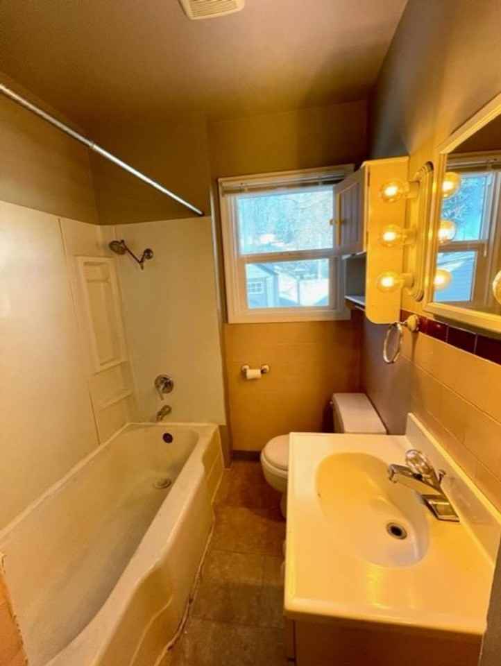 147 Nw 9th St - Photo 4 of 19