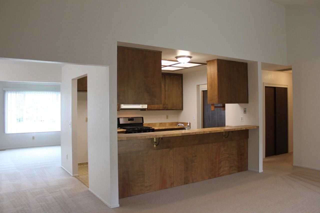 465 Pleasant Hill Ave N - Photo 4 of 16