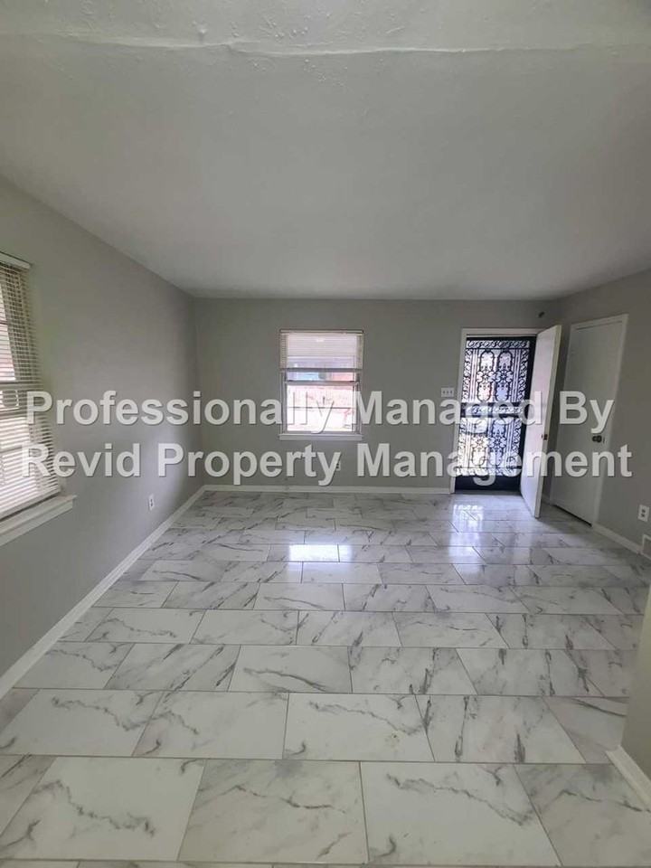 3284 Mckell Dr - Photo 3 of 15