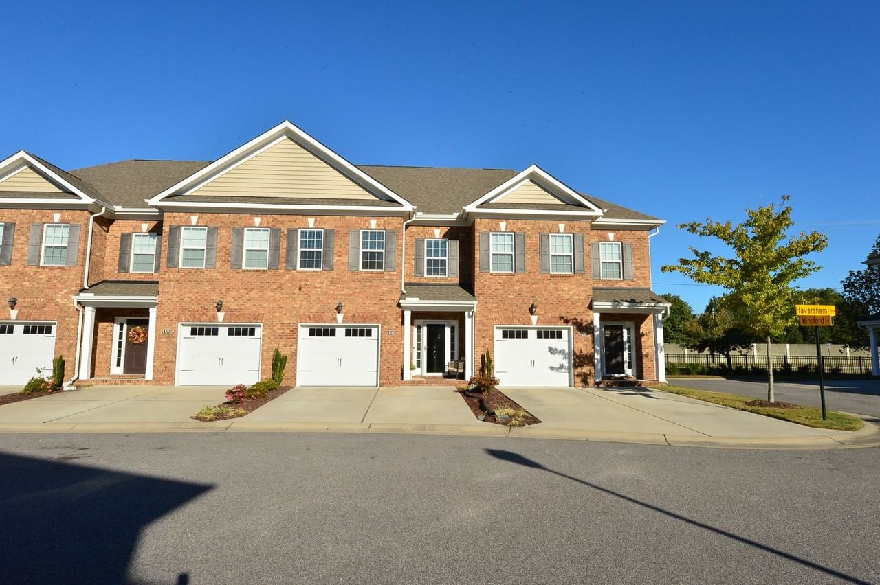 824 Haversham Close - Photo 2 of 33