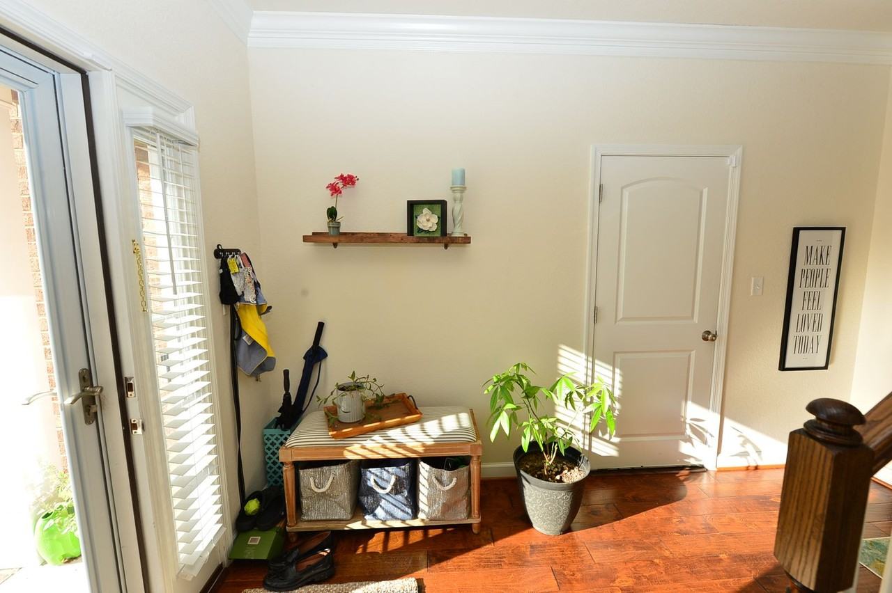 824 Haversham Close - Photo 6 of 33