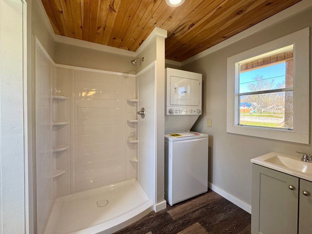 509 Ferrell St - Photo 4 of 6