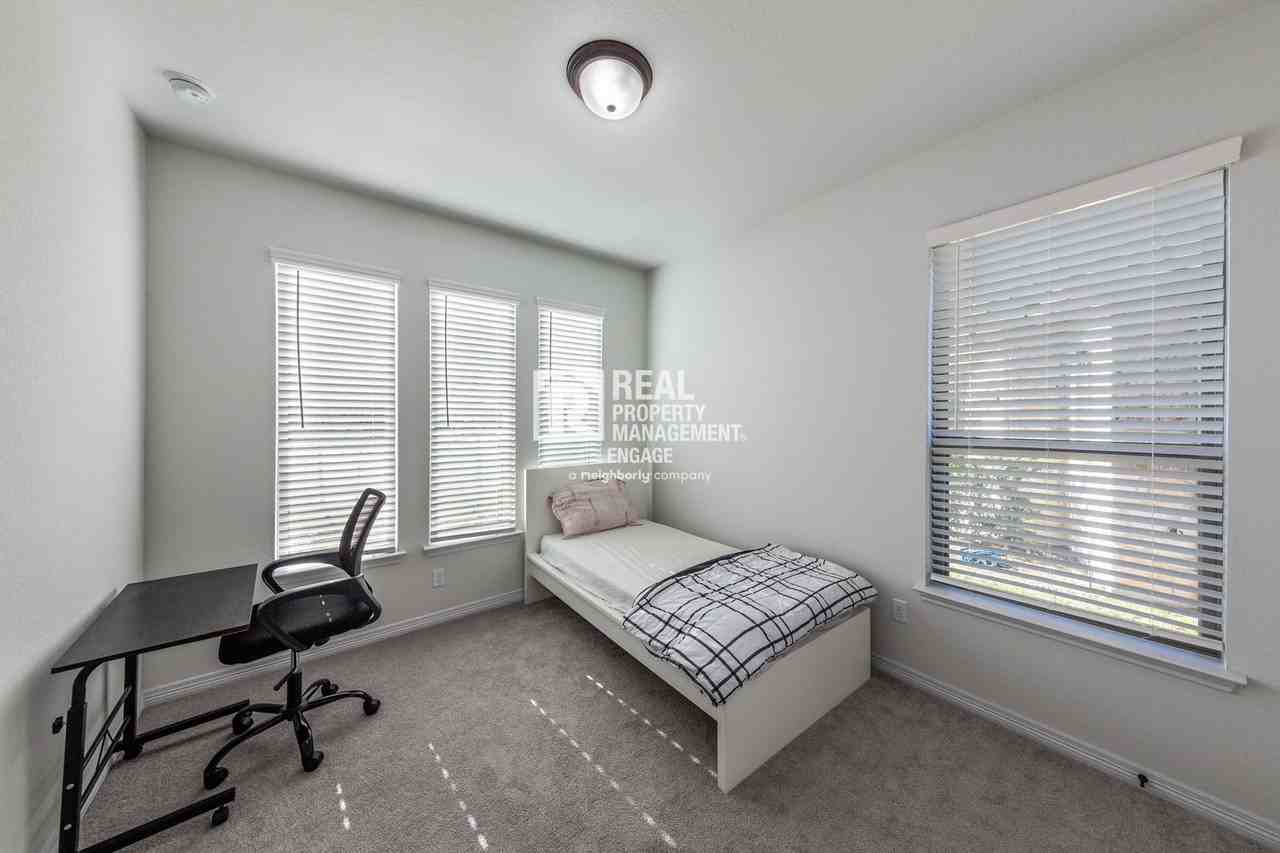 2105 Bonavista Way - Photo 7 of 46