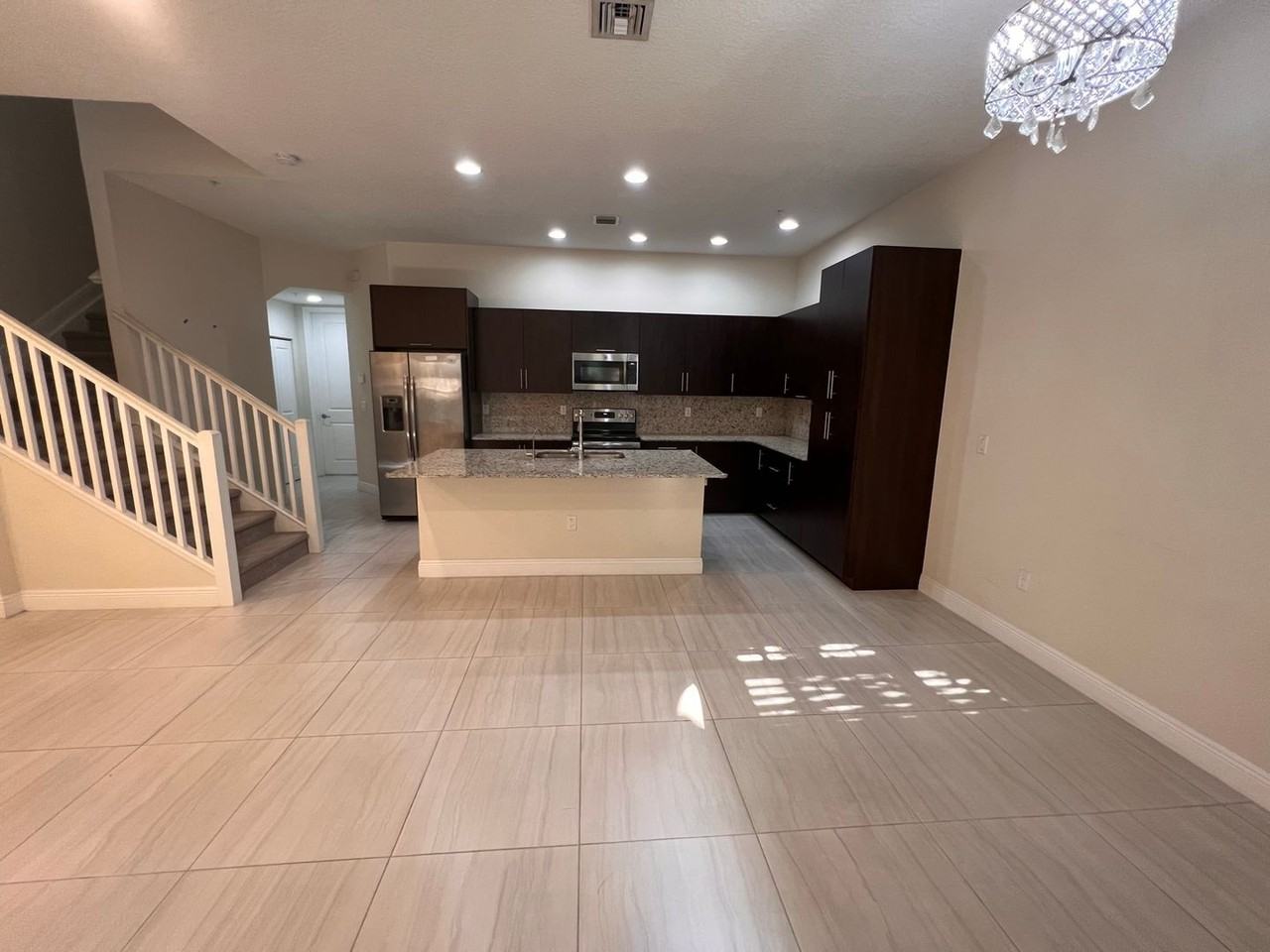 1746 Nw 124th Way - Photo 4 of 15