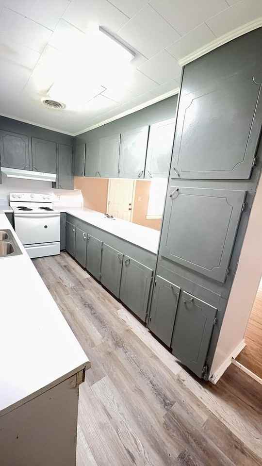 104 Glenn St - Photo 4 of 19