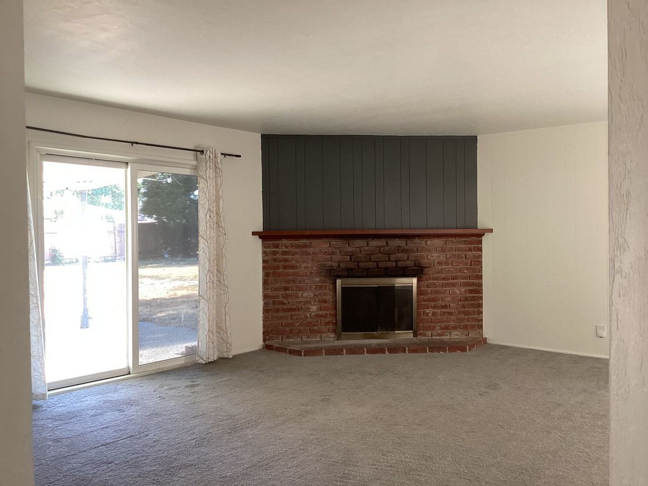 4648 N 6th St - Photo 6 of 42