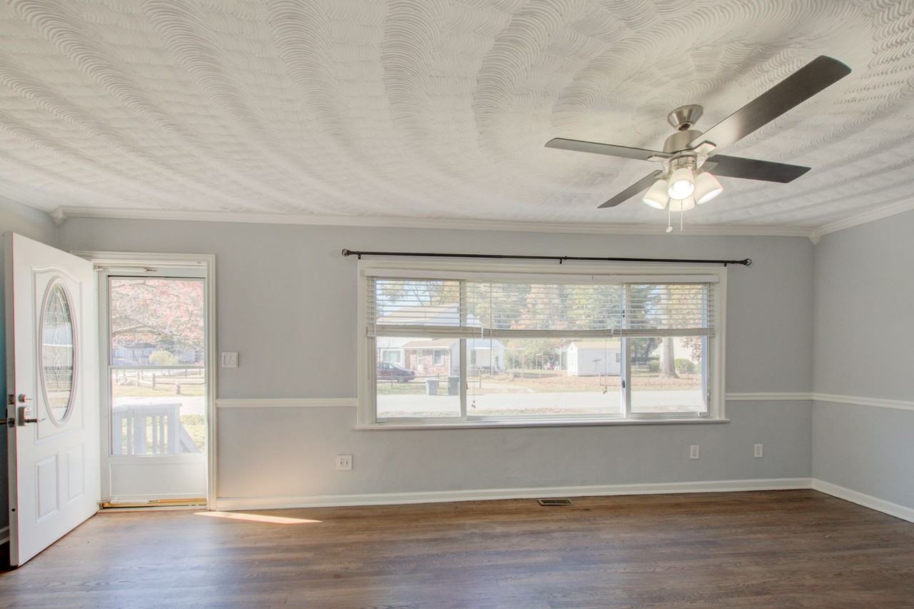 200 Cynthia Dr - Photo 3 of 42