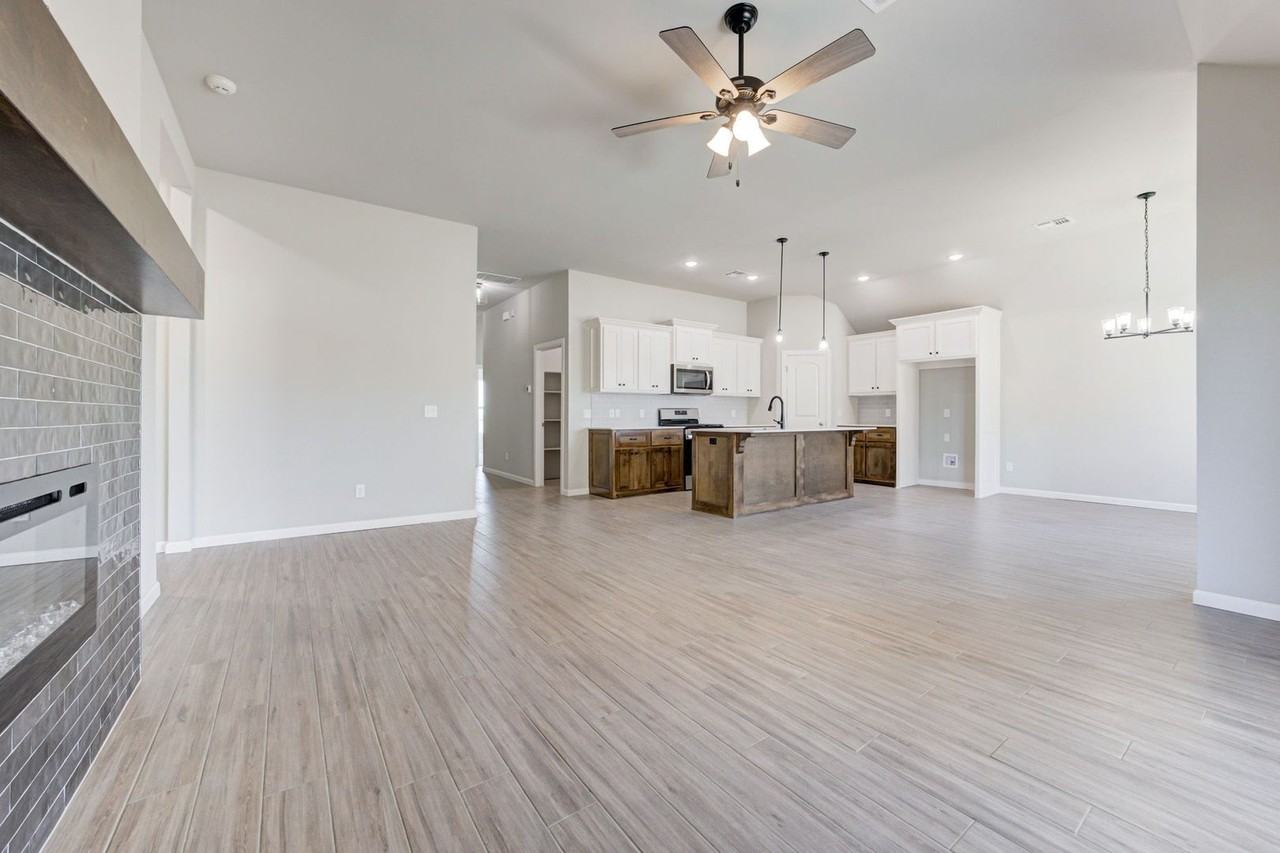 1167 Atlantic Ave - Photo 5 of 22