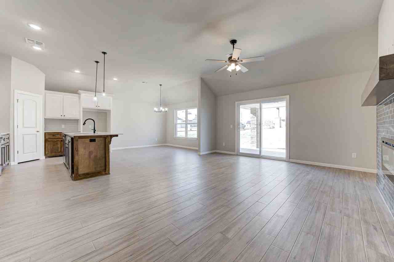 1167 Atlantic Ave - Photo 6 of 22