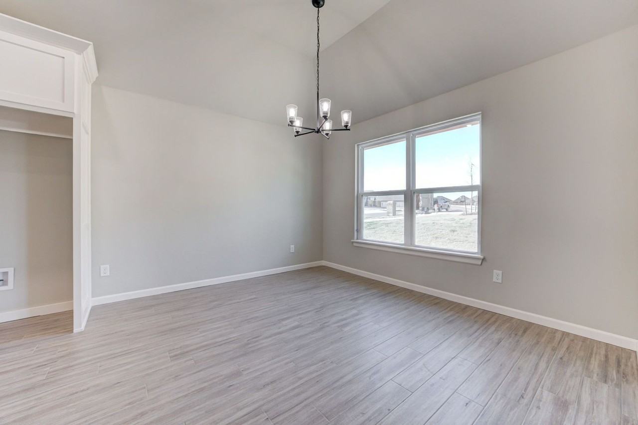 1167 Atlantic Ave - Photo 7 of 22