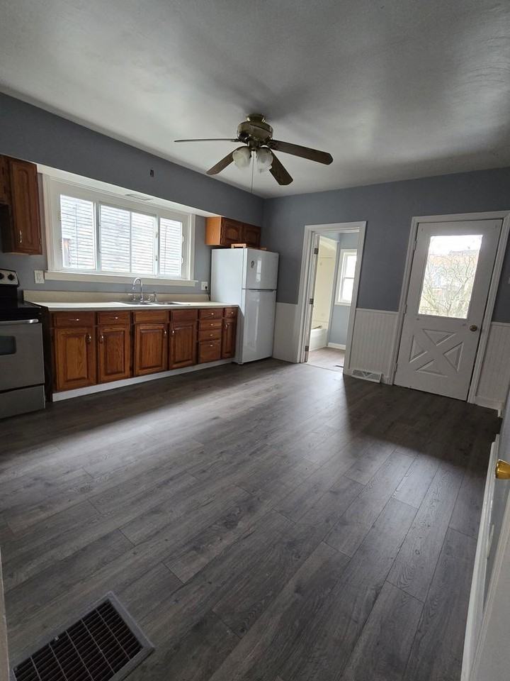 62-64 Walnut St - Photo 6 of 14