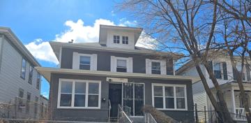 featured image of 309 E 11th St