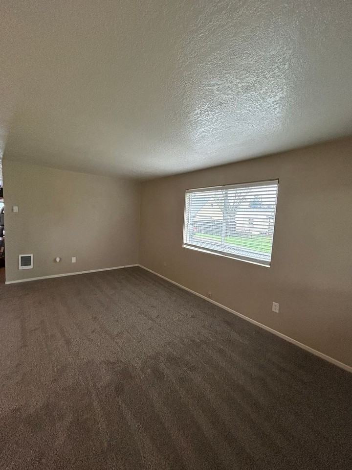 239 18th Ave - Photo 3 of 13