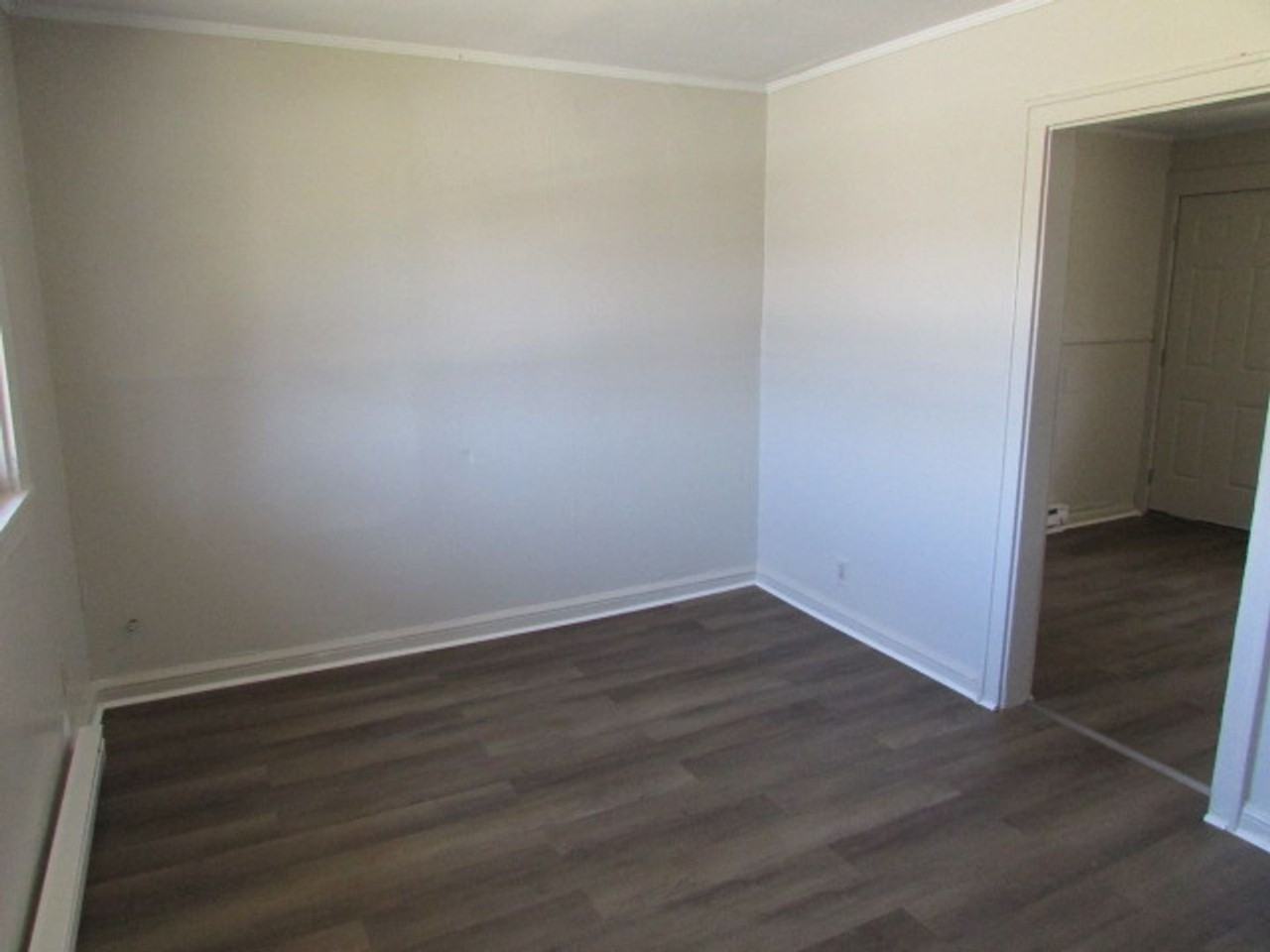 215 Highland Ave - Photo 2 of 6