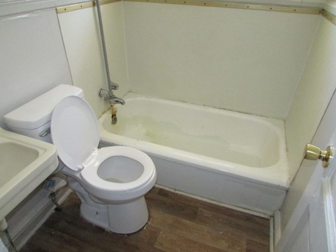 215 Highland Ave - Photo 5 of 6