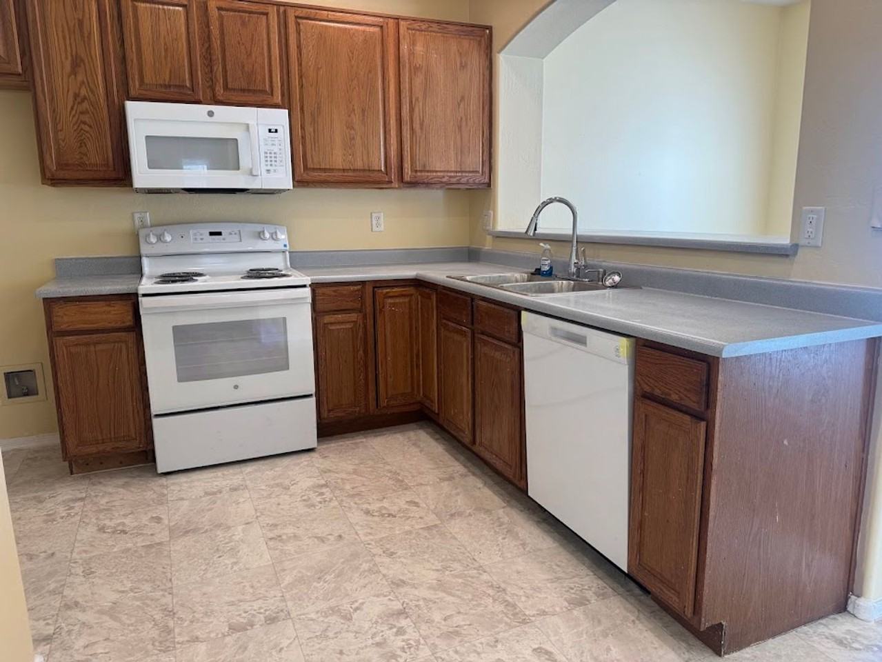 6619 W Desert Hills Dr - Photo 5 of 7