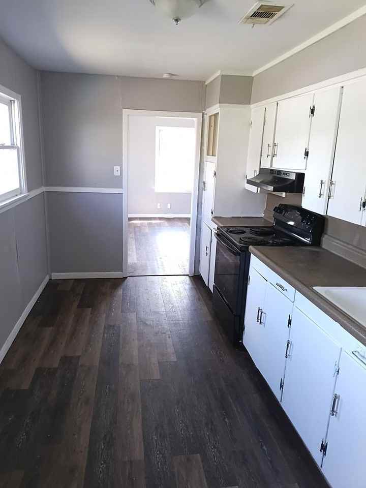 632 E Sears St - Photo 4 of 13