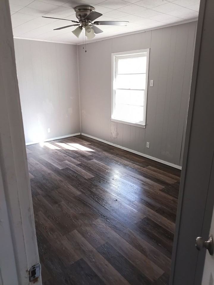 632 E Sears St - Photo 5 of 13