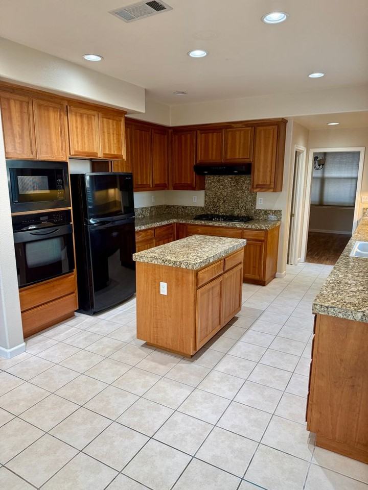 2408 Victor Ct - Photo 5 of 18