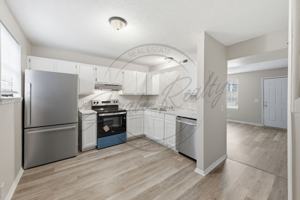 featured image of 2431 Woodale Ln