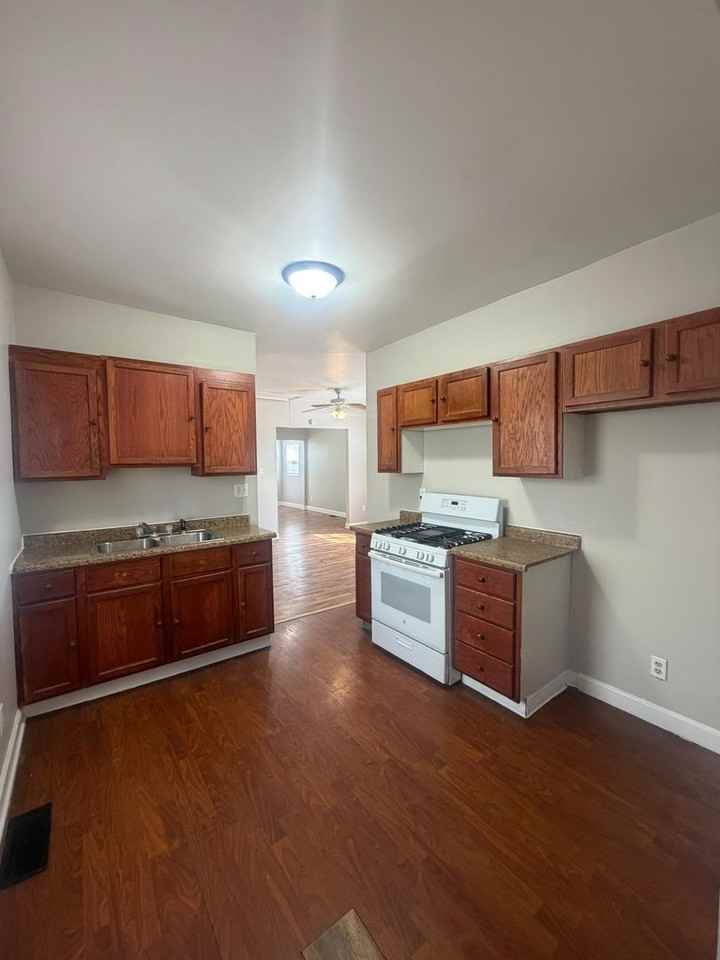 2256 Connecticut St - Photo 2 of 28