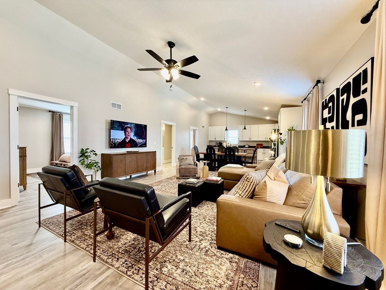 7845 2nd St - Photo 3 of 50