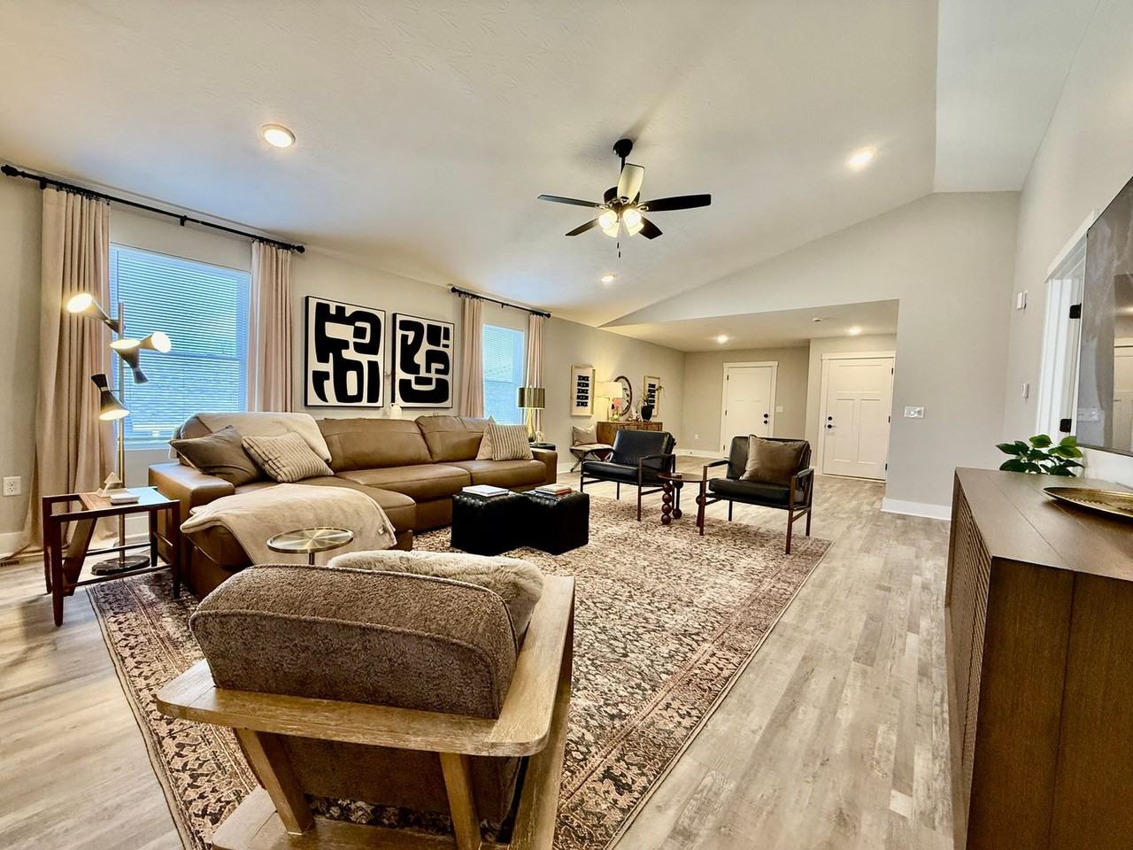 7845 2nd St - Photo 6 of 50