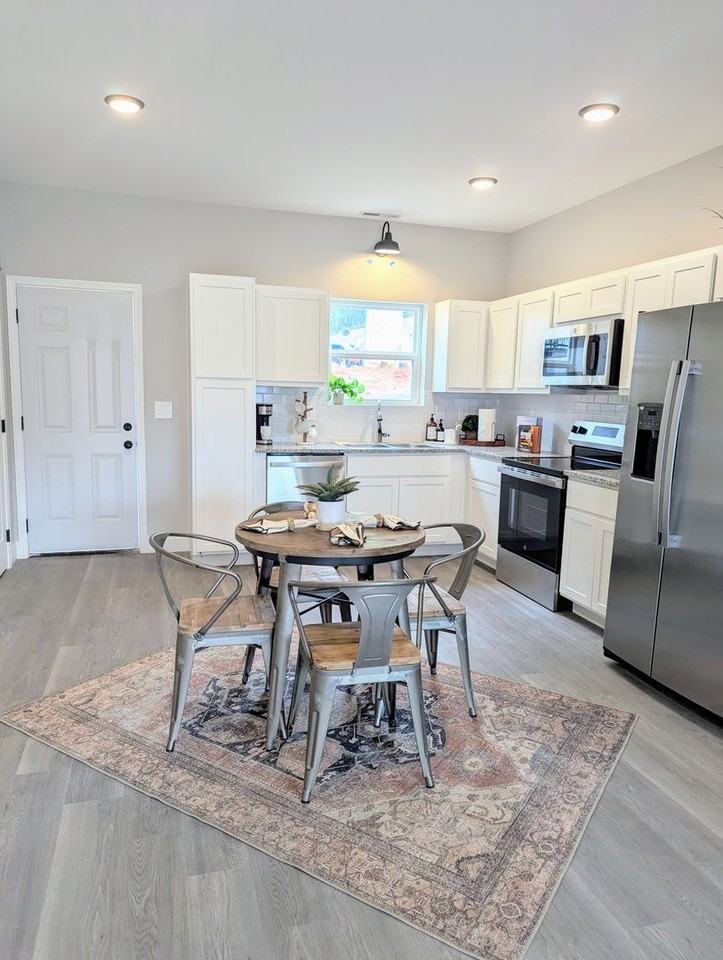 Brand New 2 Bedroom 1.5 Apartment - Photo 2 of 15