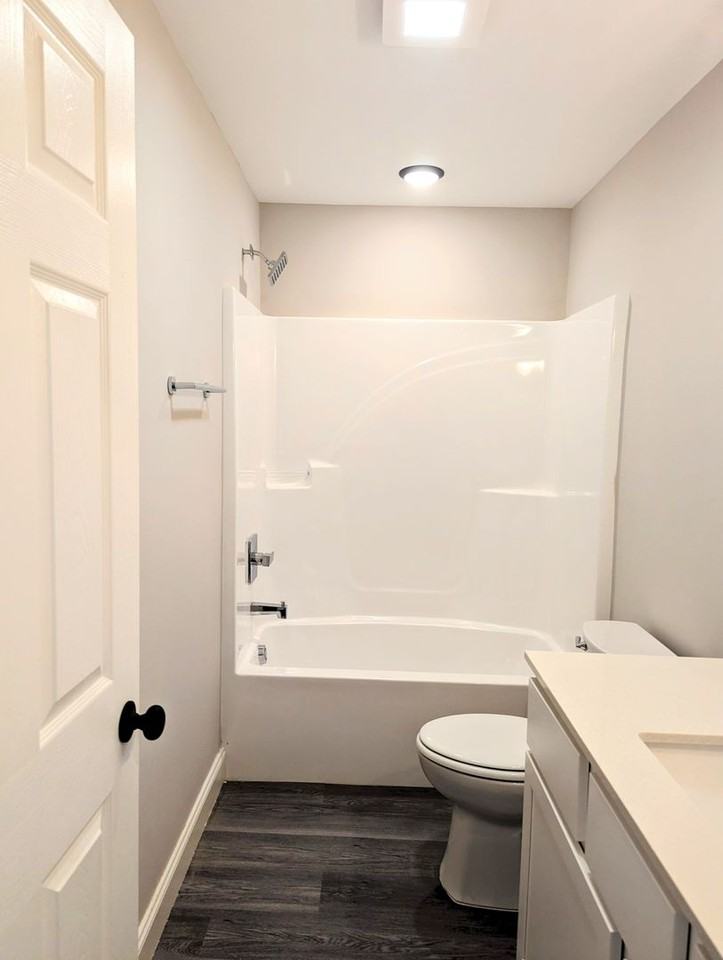 Brand New 2 Bedroom 1.5 Apartment - Photo 4 of 15