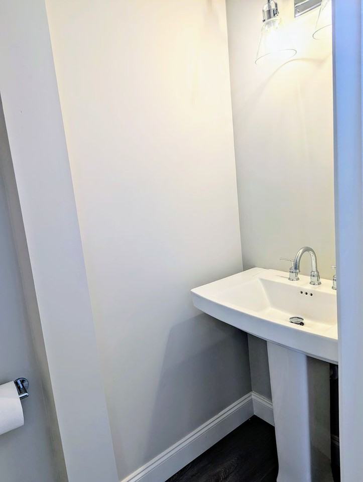 Brand New 2 Bedroom 1.5 Apartment - Photo 6 of 15