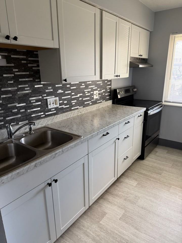 2712 Audubon Dr #B - Photo 2 of 14