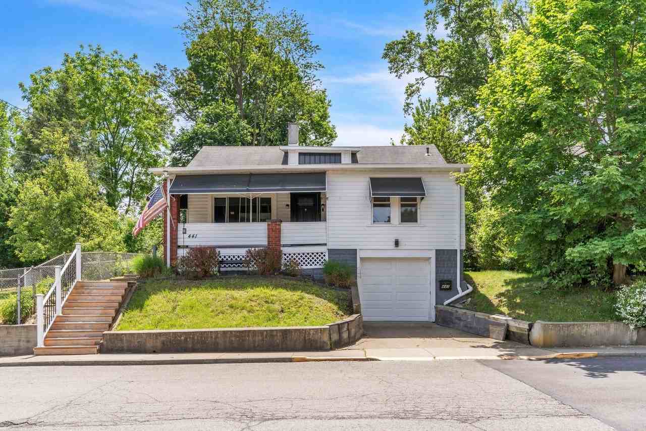 441 Webster St - Photo 3 of 29