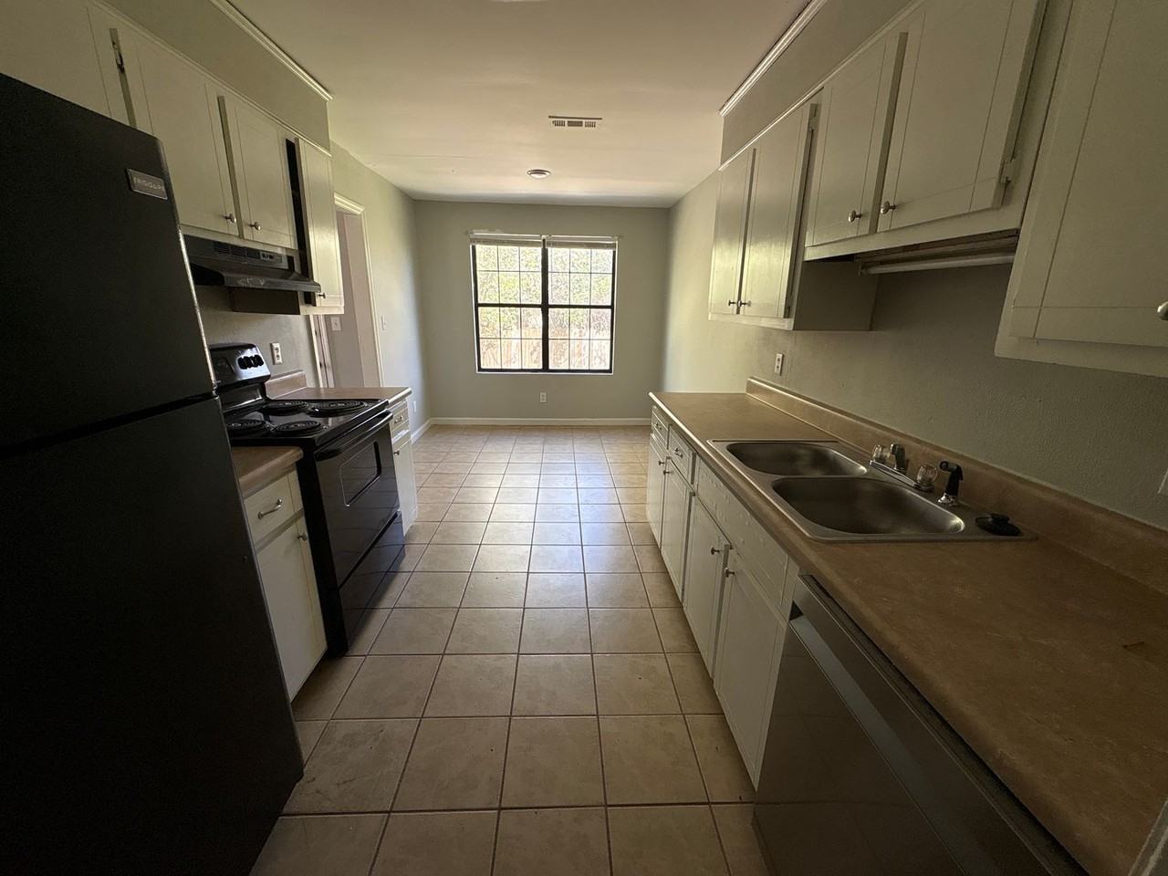 2737 Royal St - Photo 5 of 17