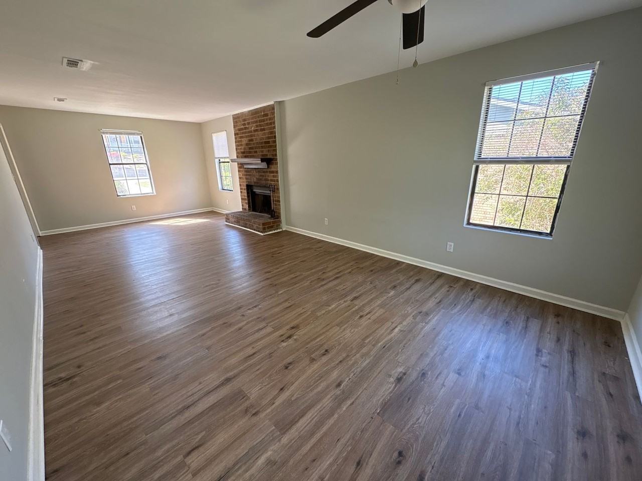 2737 Royal St - Photo 6 of 17