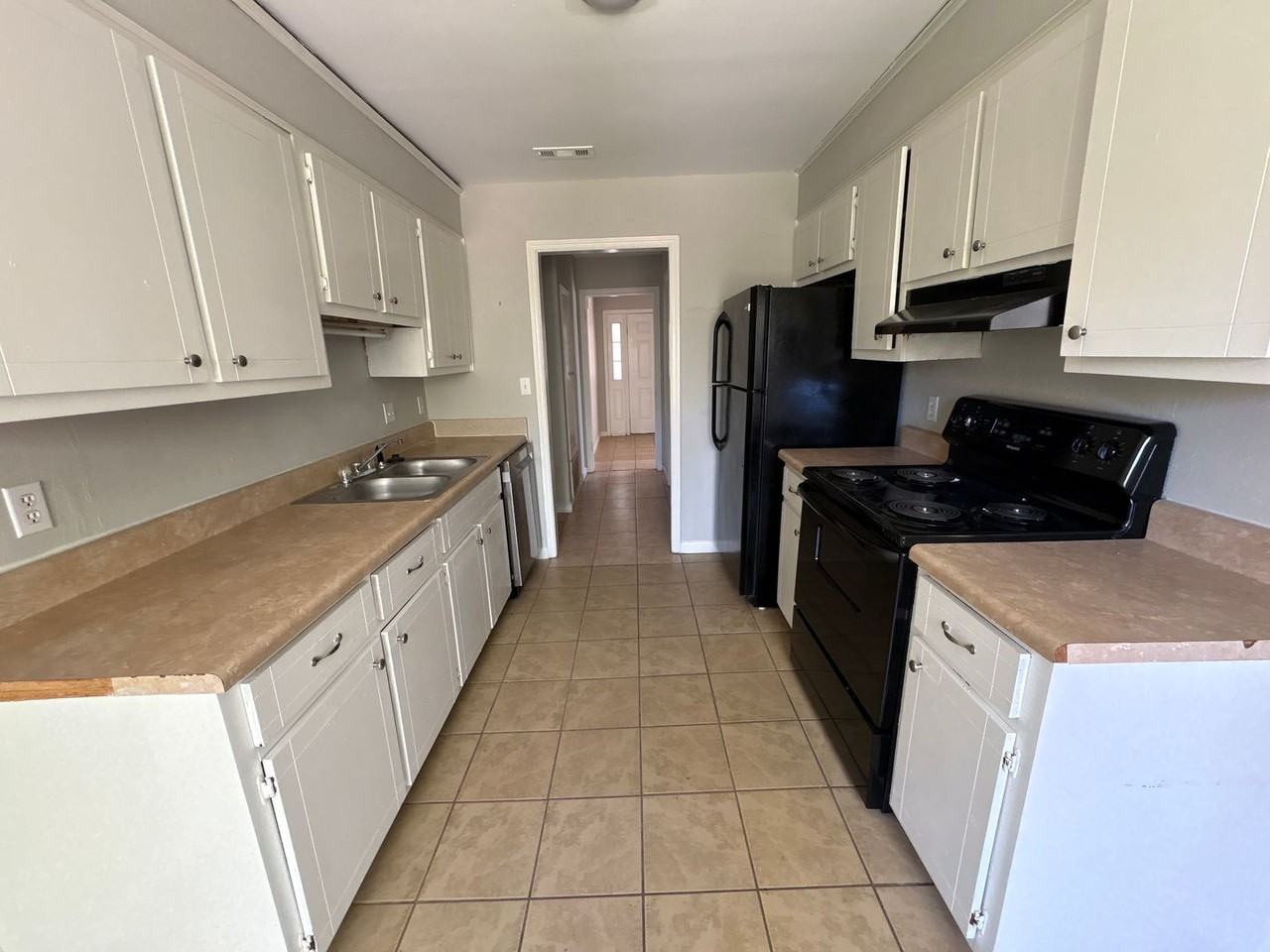 2737 Royal St - Photo 7 of 17