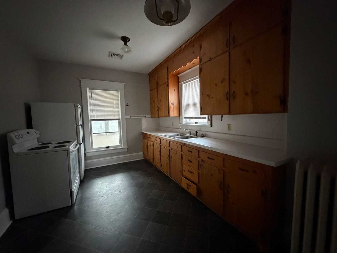 2216/2218 Memorial Ave SW - Photo 2 of 12